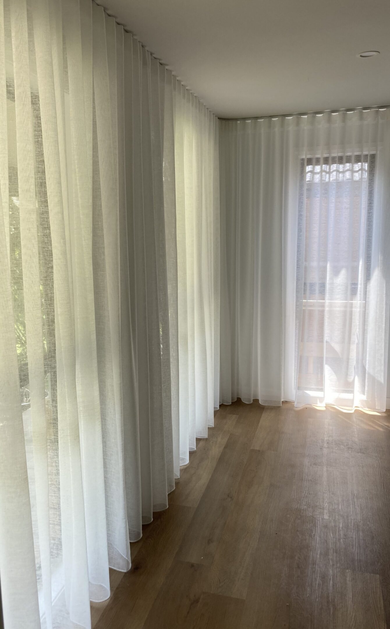 90 Degree Bent Track Swave Sheer